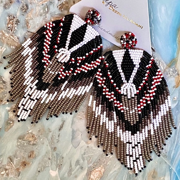 NWT Deepa Gurnani Luxe Beaded Chandeliers - Picture 4 of 16